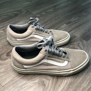 Mens Vans Shoes size 9 in Light Gray